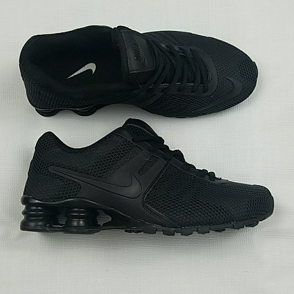 black nike shoes women's